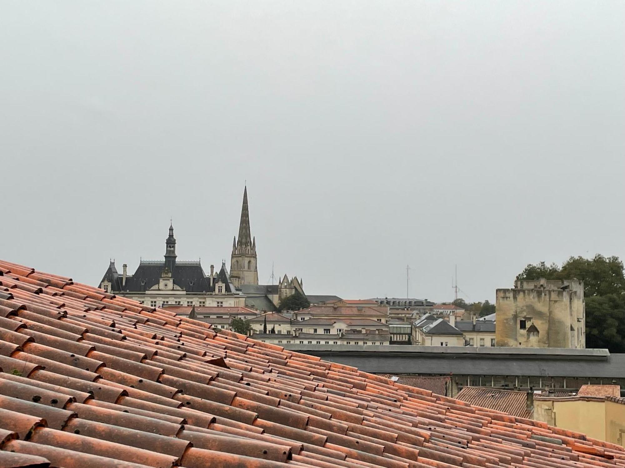 Chez Jean-Yves Et Zoe - Le Saint Andre - Au Calme, Tres Propre, Proche Parkings, Clim Apartment Ниор Екстериор снимка